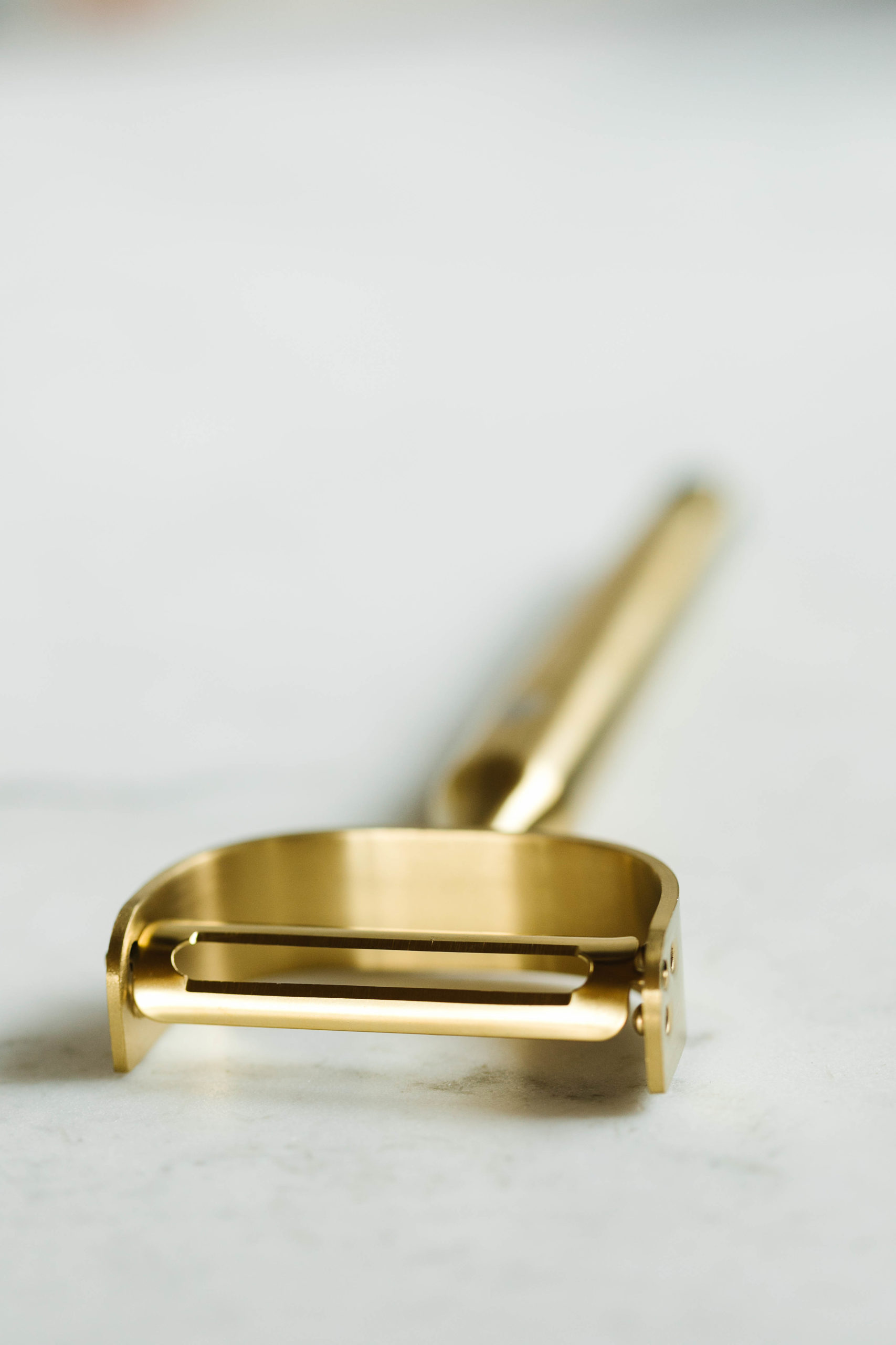 Bar tool - Deluxe Peeler Gold Plated – Alambika